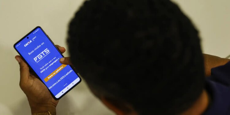 Desenrola 2.0 leva 1,4 milhão ao app do FGTS